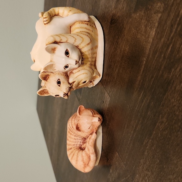 Harmony Kingdom "Rather Large Friends" trinket box - Picture 5 of 10